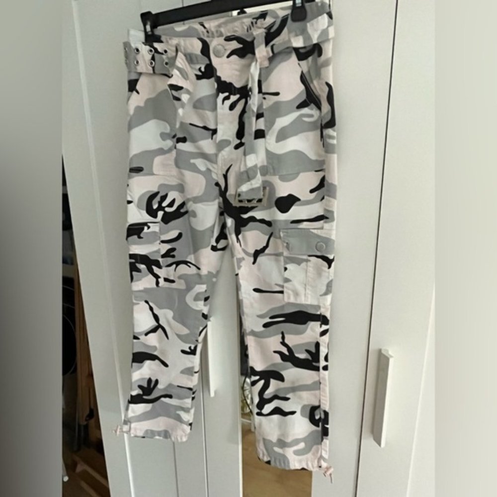 NWOT Pink camo cargo pants size 13